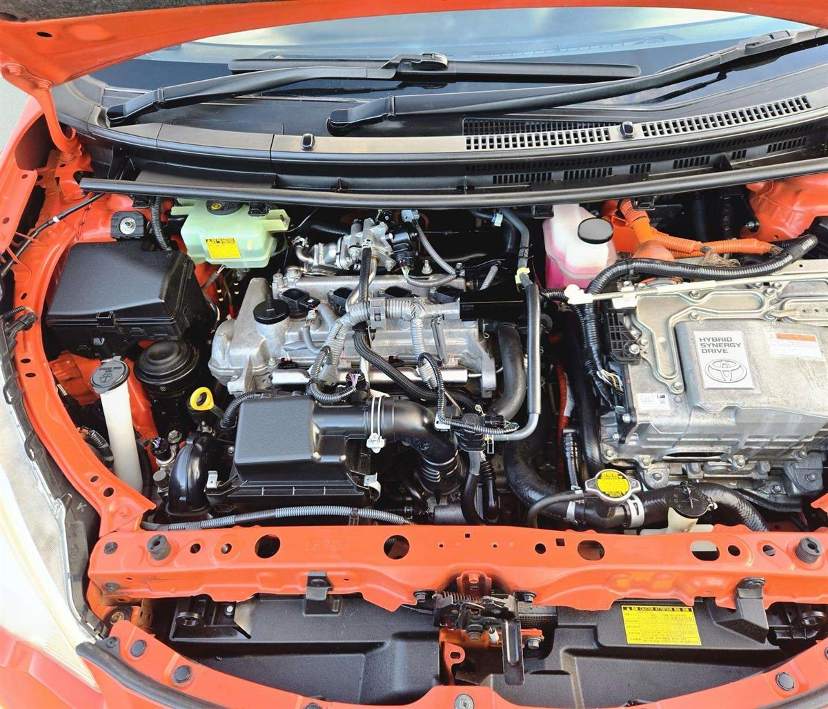 2013 Toyota Aqua thumbnail