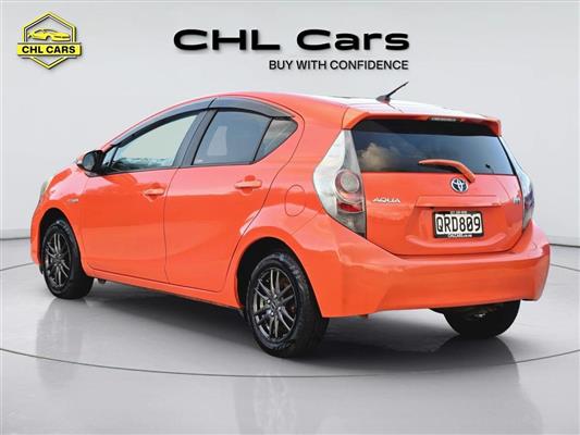 2013 Toyota Aqua thumbnail