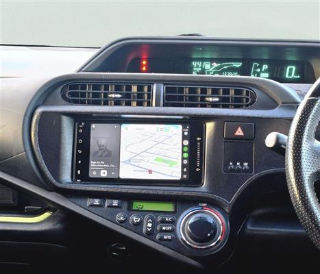 2013 Toyota Aqua thumbnail