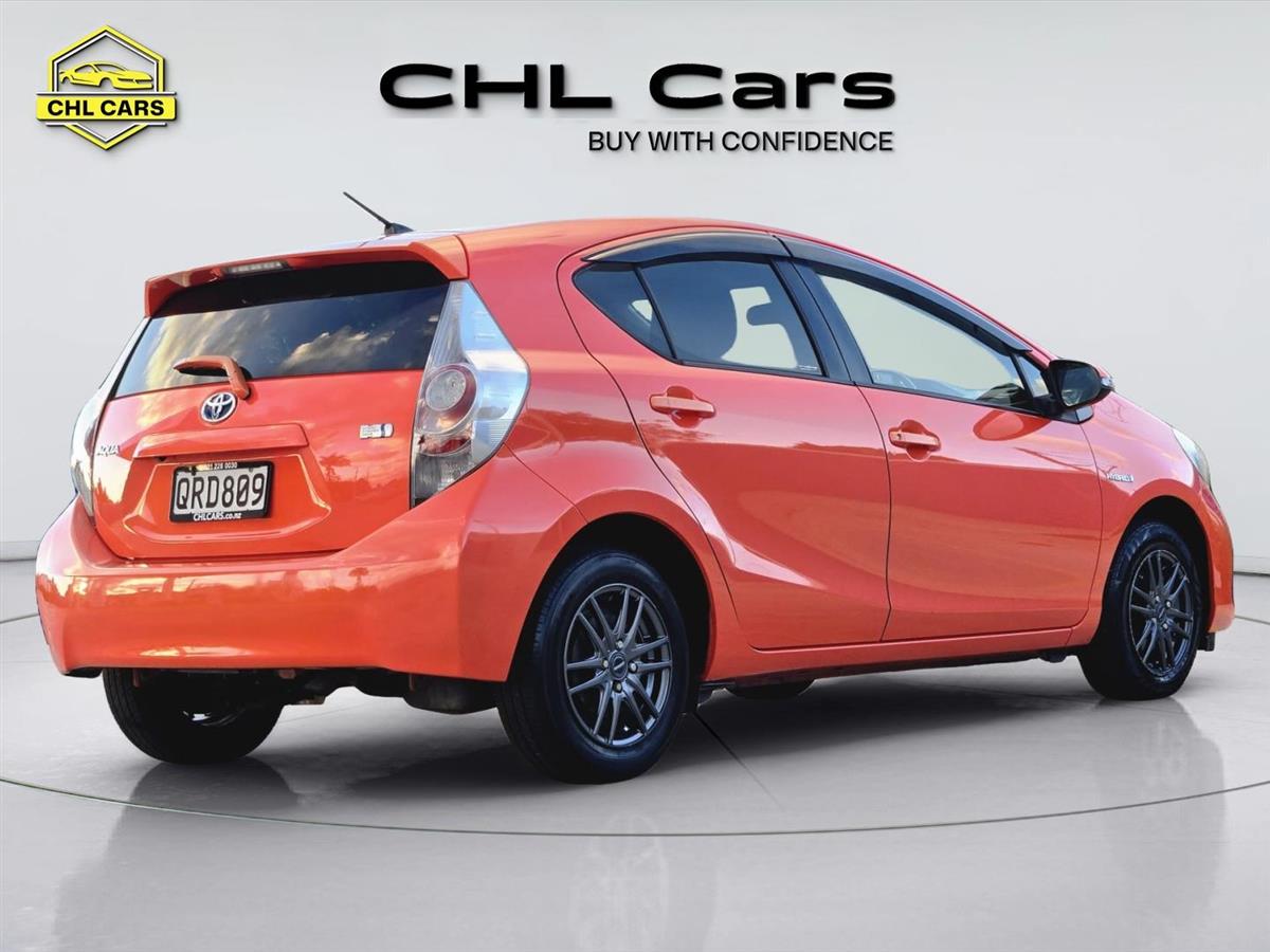 2013 Toyota Aqua thumbnail