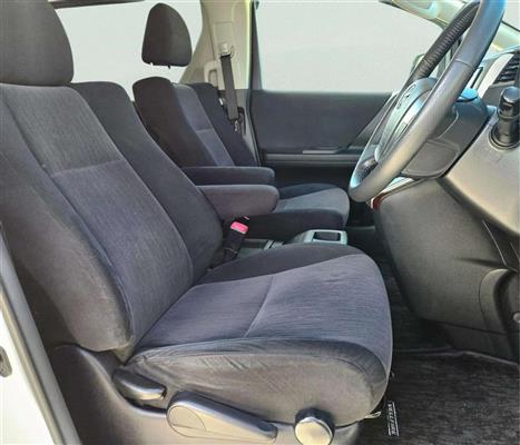 2012 Toyota Vellfire thumbnail