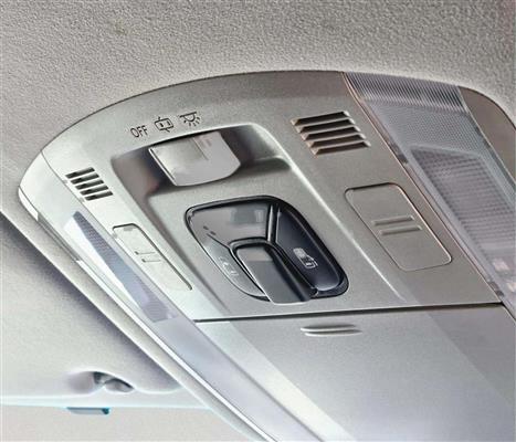 2012 Toyota Vellfire thumbnail