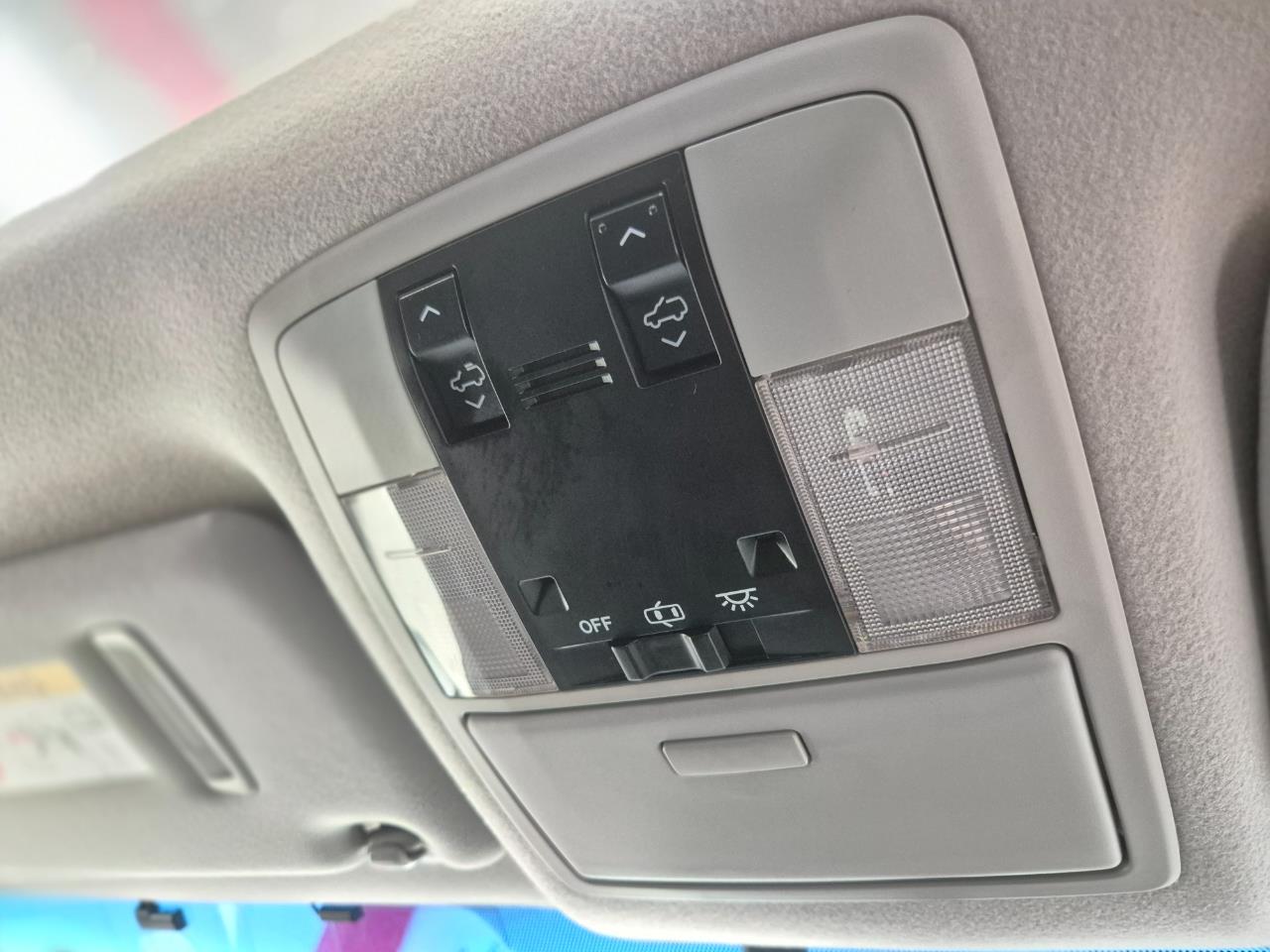 2015 Toyota Landcruiser thumbnail