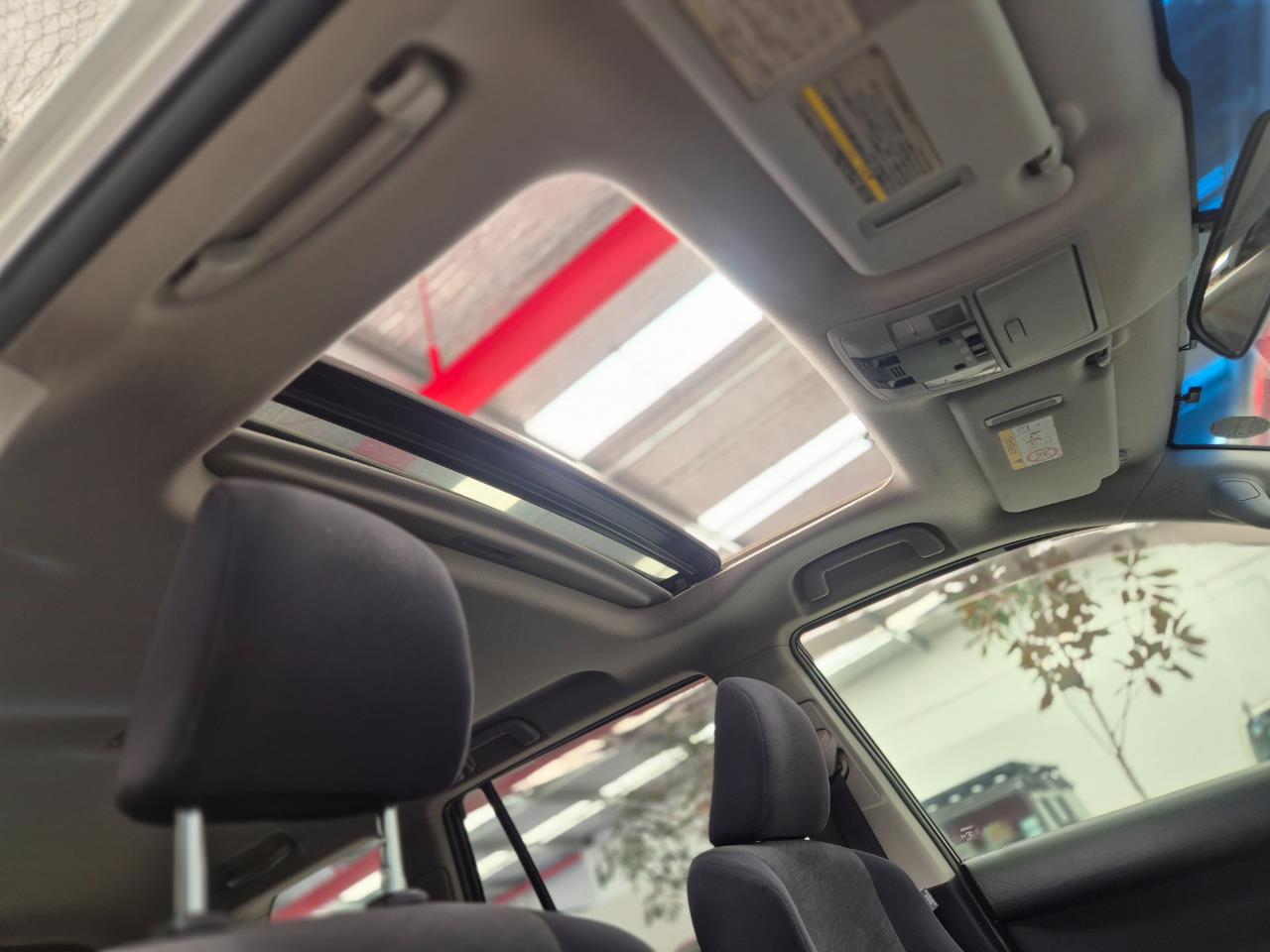 2015 Toyota Landcruiser thumbnail