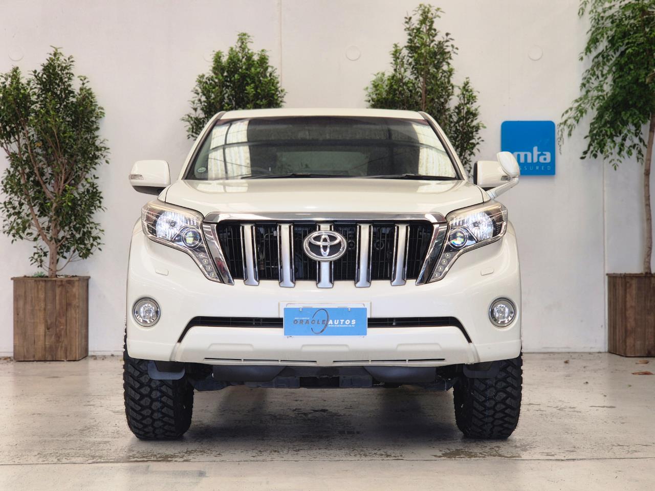 2015 Toyota Landcruiser thumbnail