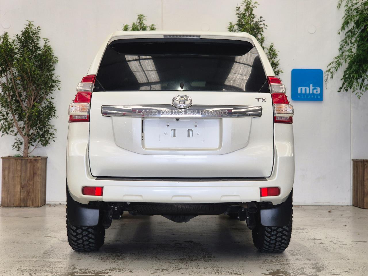 2015 Toyota Landcruiser thumbnail