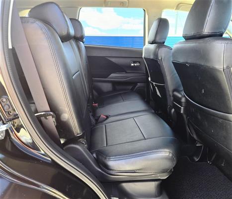 2014 Mitsubishi Outlander thumbnail