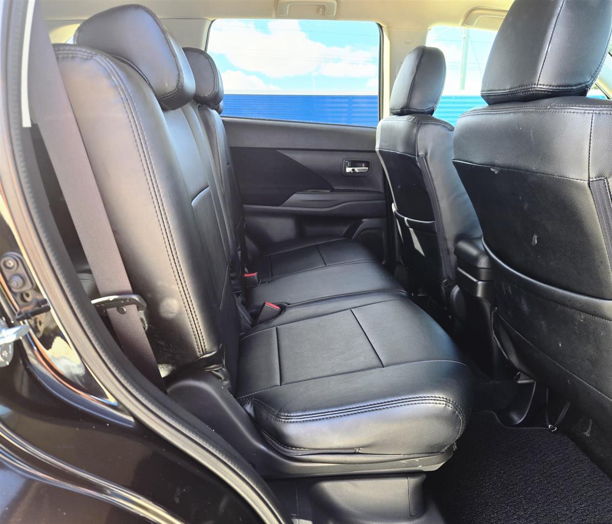 2014 Mitsubishi Outlander thumbnail