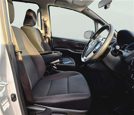 2014 Toyota Noah thumbnail