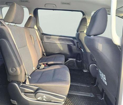2014 Toyota Noah thumbnail