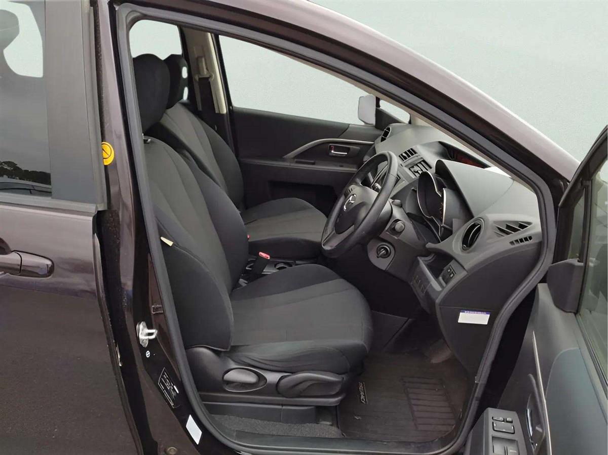 2013 Mazda Premacy thumbnail