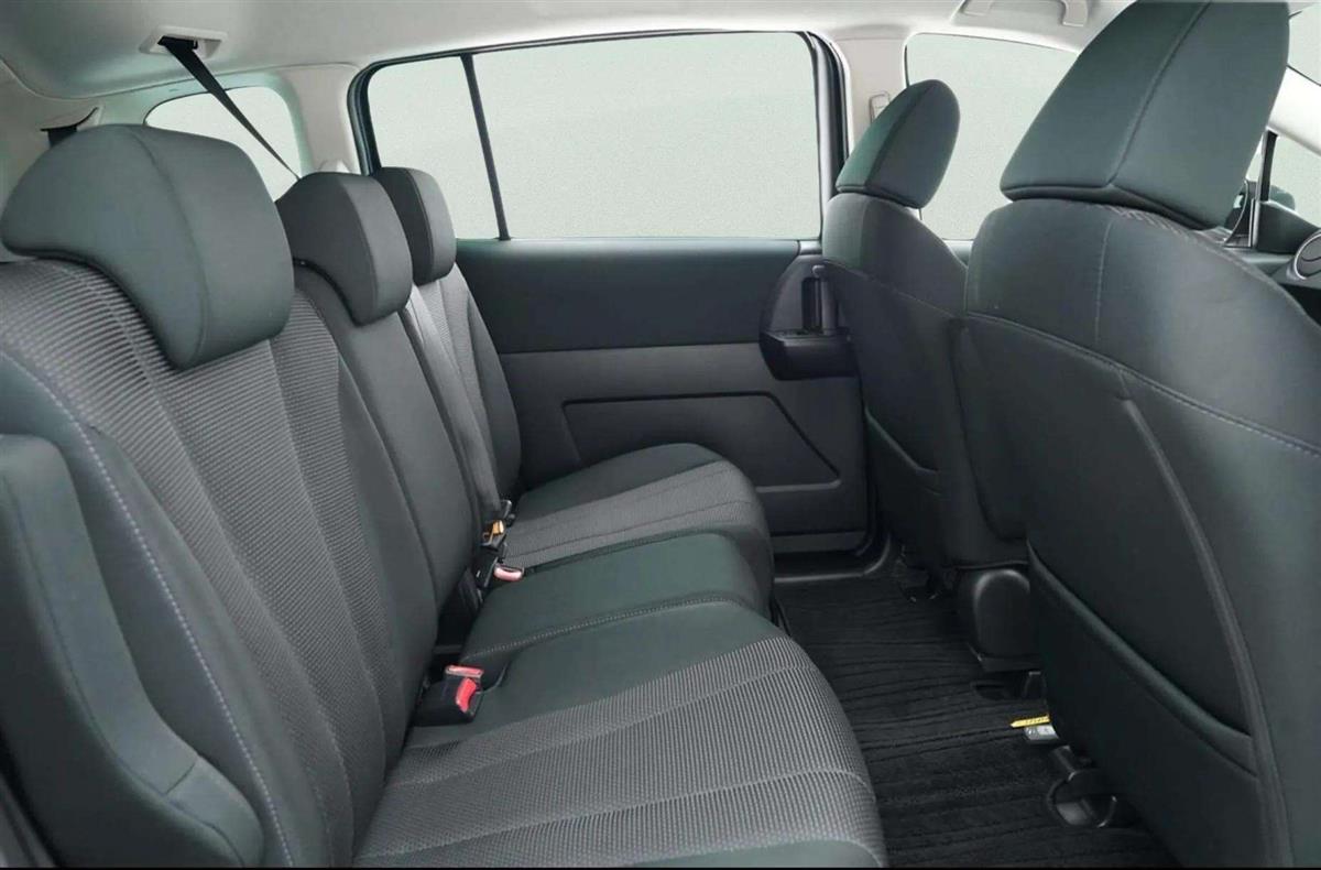 2013 Mazda Premacy thumbnail