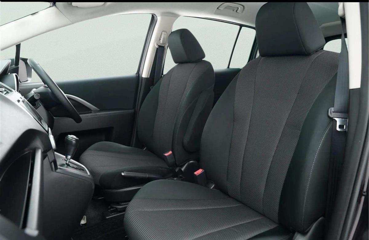 2013 Mazda Premacy thumbnail
