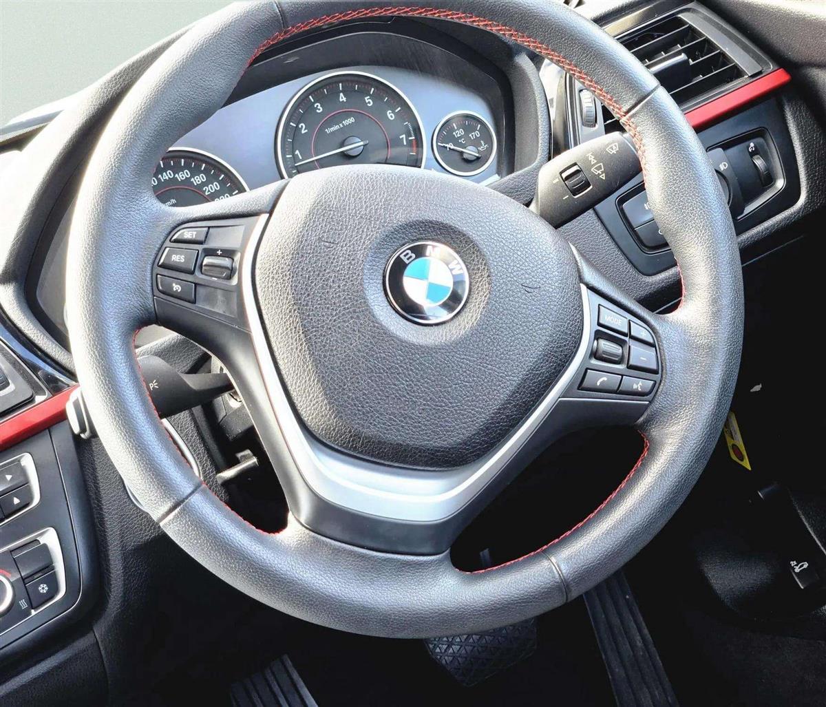 2012 BMW 328i thumbnail