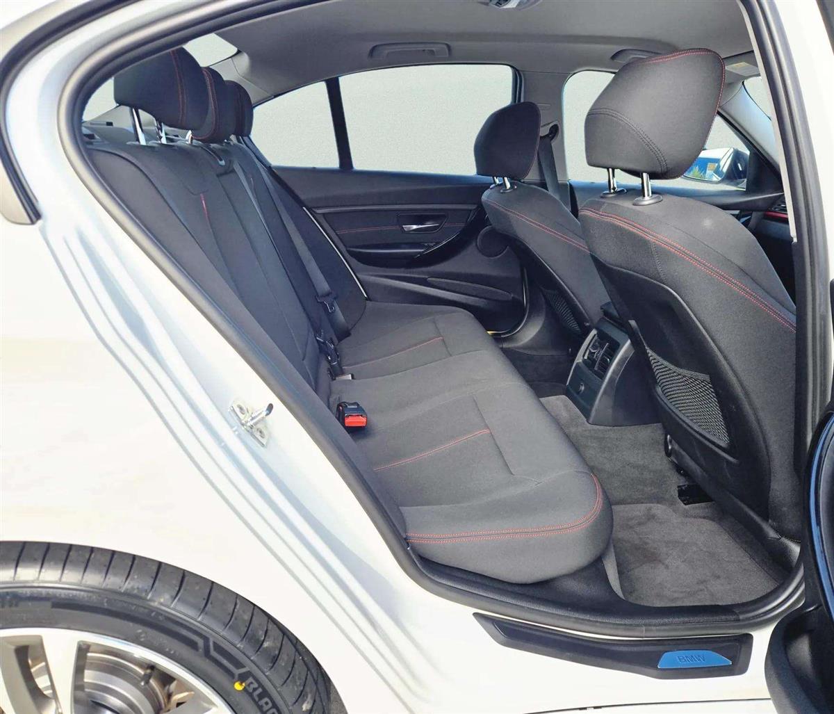 2012 BMW 328i thumbnail
