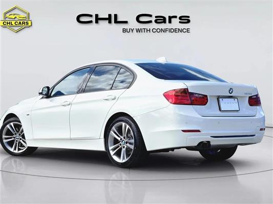 2012 BMW 328i thumbnail