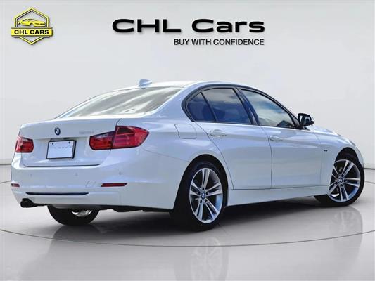 2012 BMW 328i thumbnail