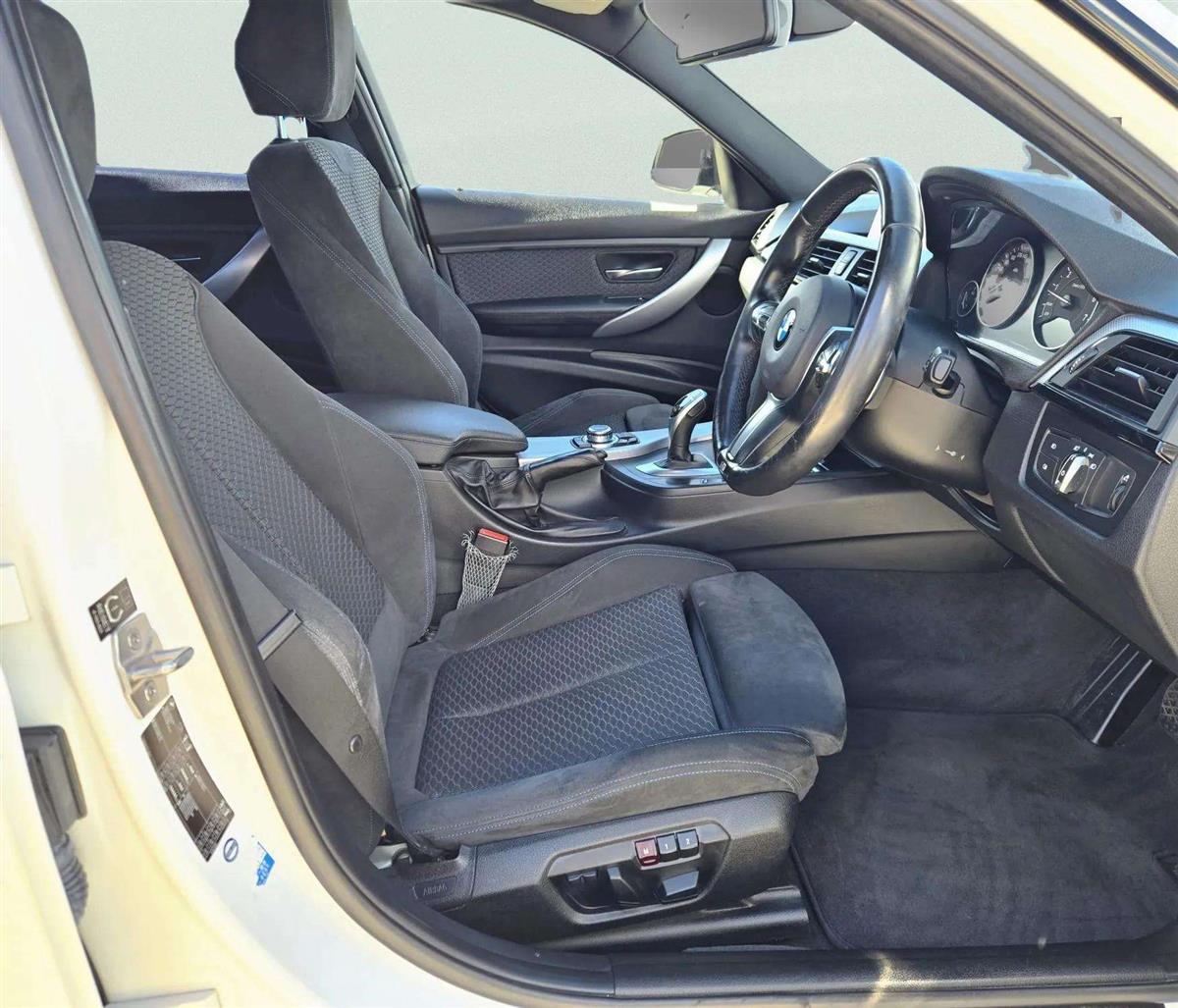 2013 BMW 320i thumbnail