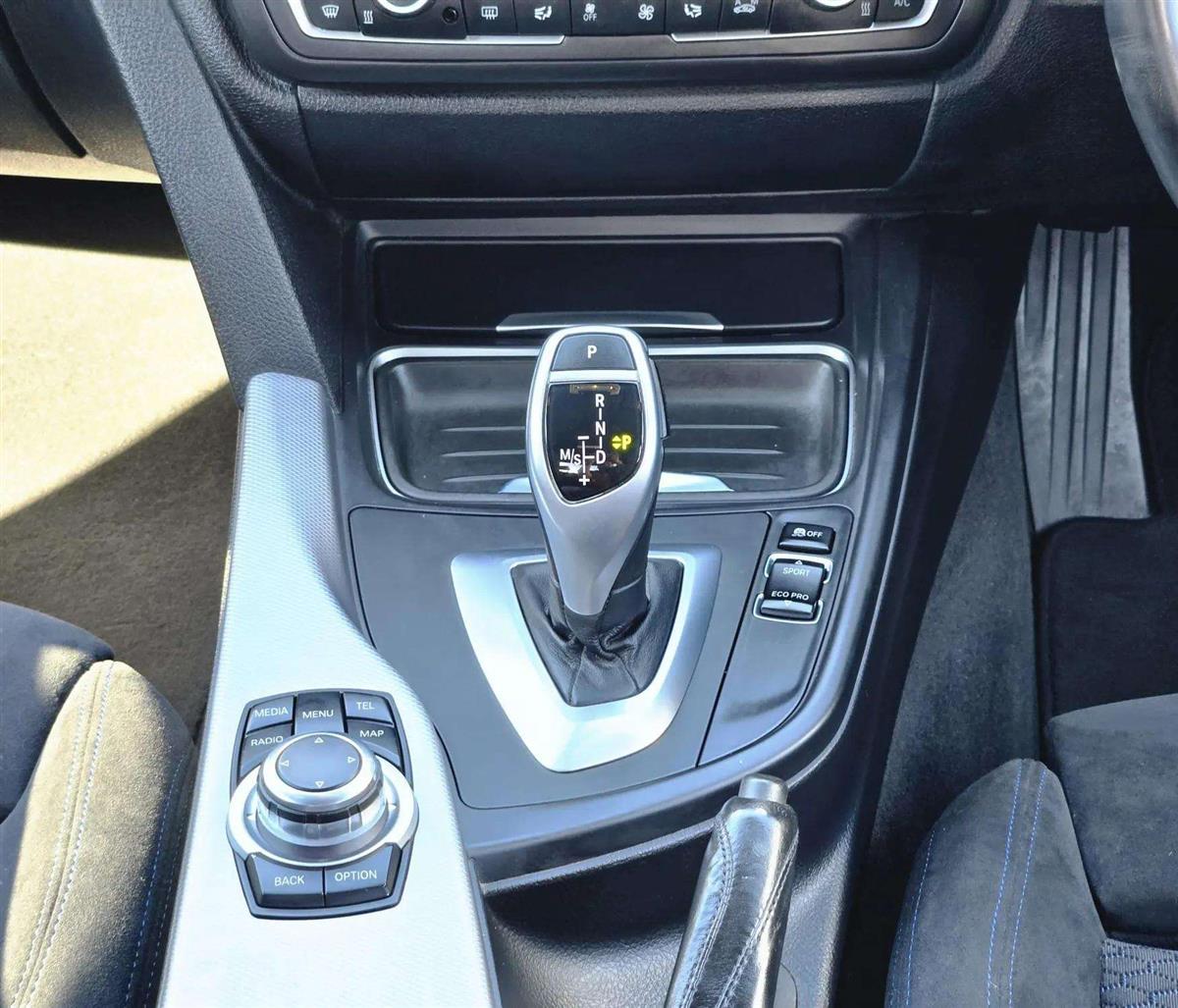 2013 BMW 320i thumbnail