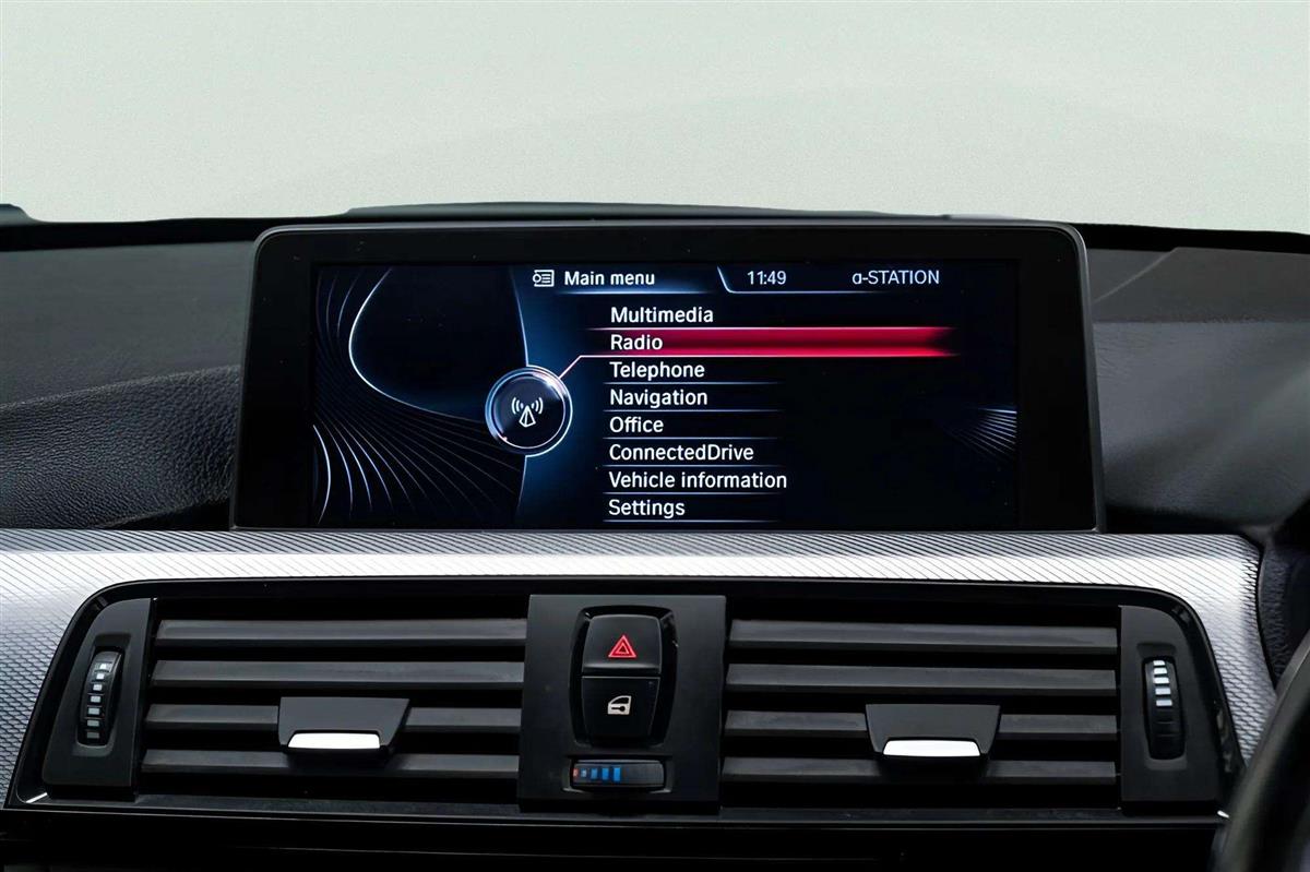 2013 BMW 320i thumbnail