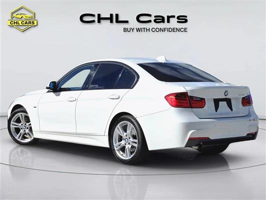 2013 BMW 320i thumbnail