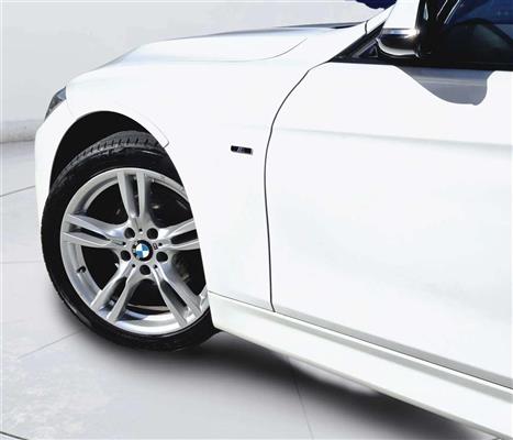 2013 BMW 320i thumbnail