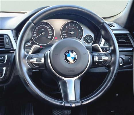 2013 BMW 320i thumbnail