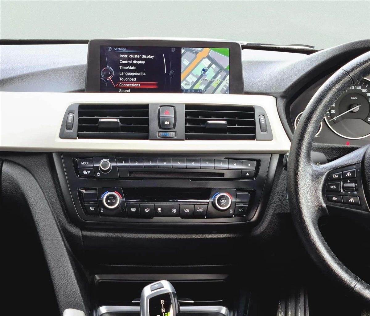 2015 BMW 320i thumbnail