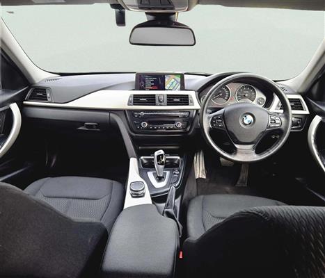 2015 BMW 320i thumbnail