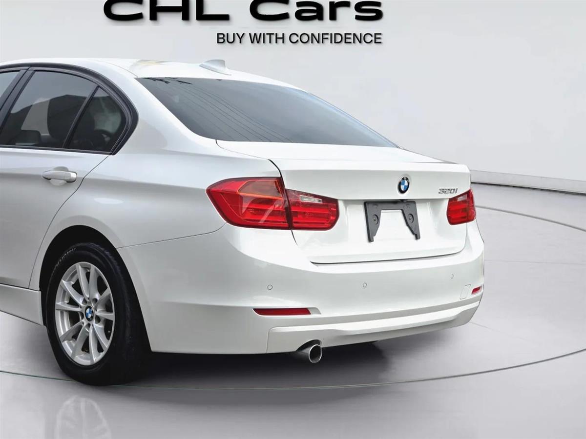 2015 BMW 320i thumbnail