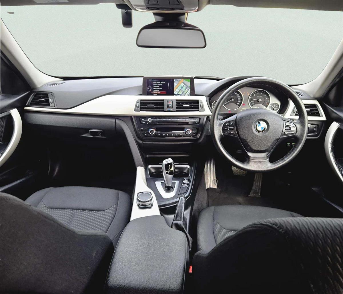 2015 BMW 320i thumbnail