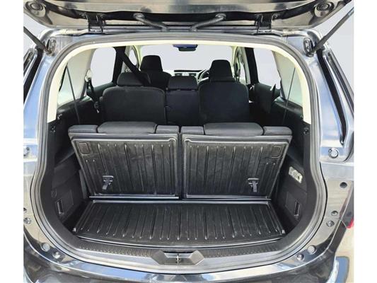 2013 Mazda Premacy thumbnail