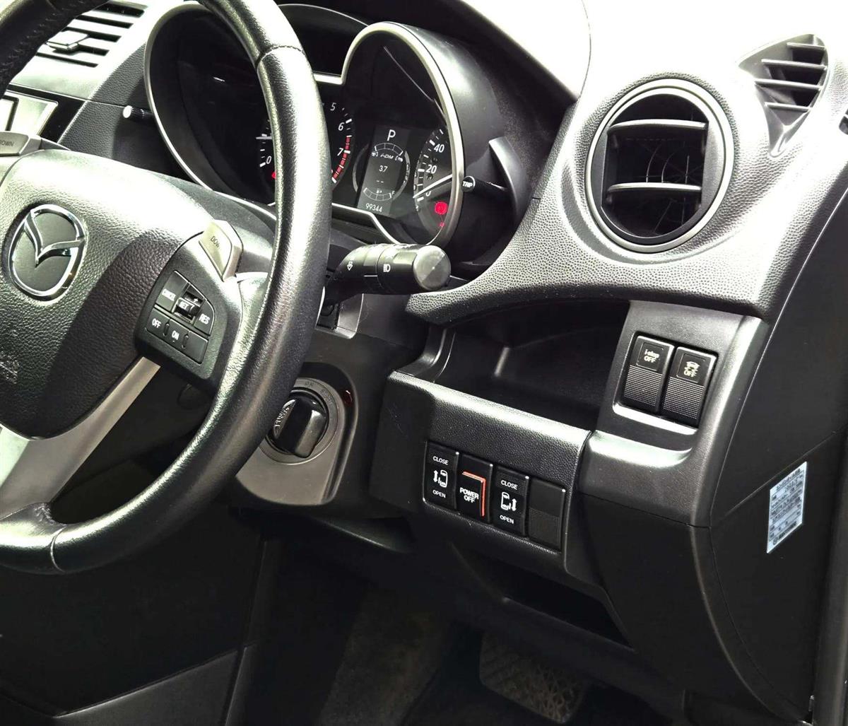 2013 Mazda Premacy thumbnail