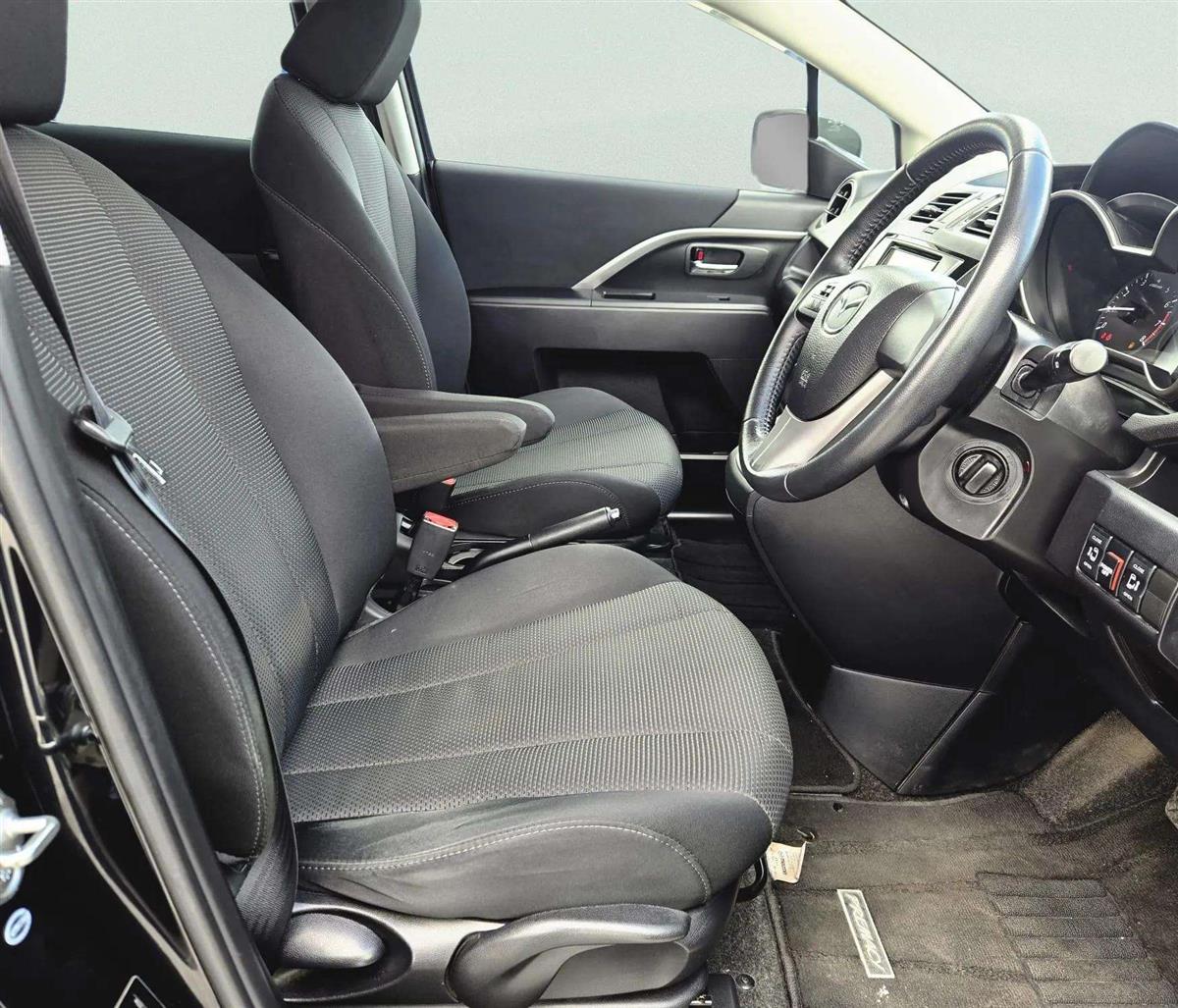 2013 Mazda Premacy thumbnail