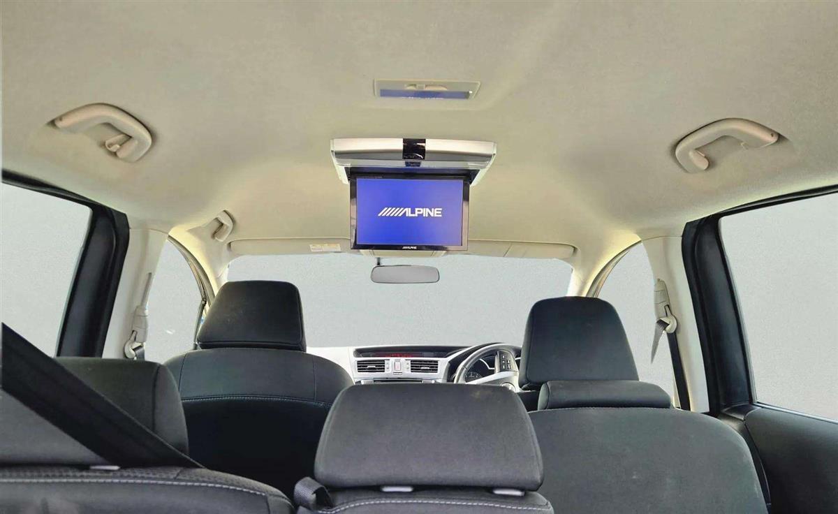 2013 Mazda Premacy thumbnail