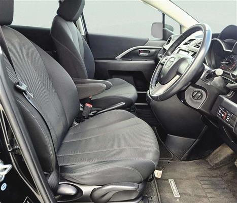 2013 Mazda Premacy thumbnail