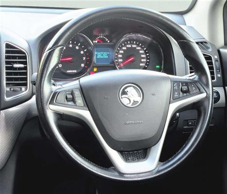 2017 Holden Captiva thumbnail