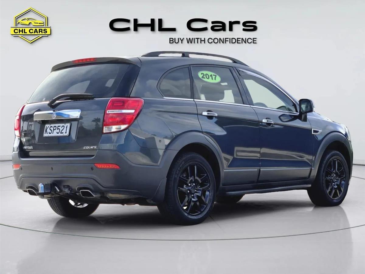 2017 Holden Captiva thumbnail
