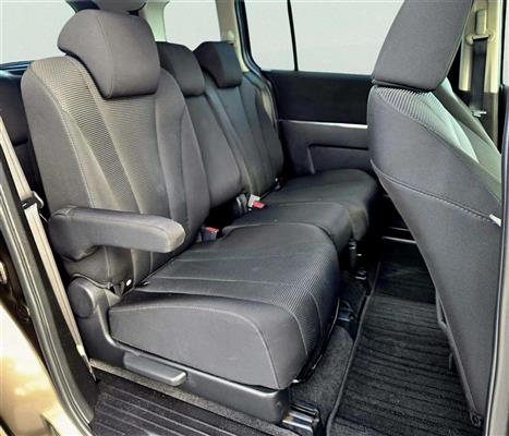 2015 Mazda Premacy thumbnail