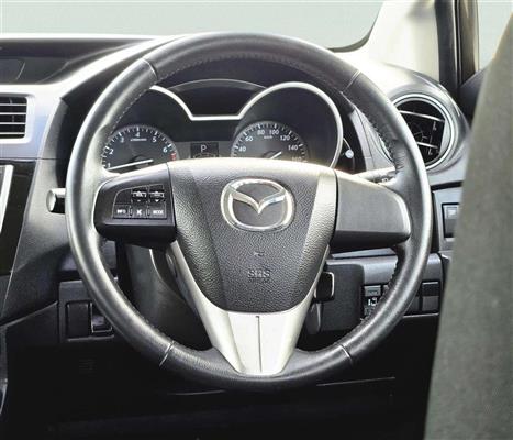 2015 Mazda Premacy thumbnail