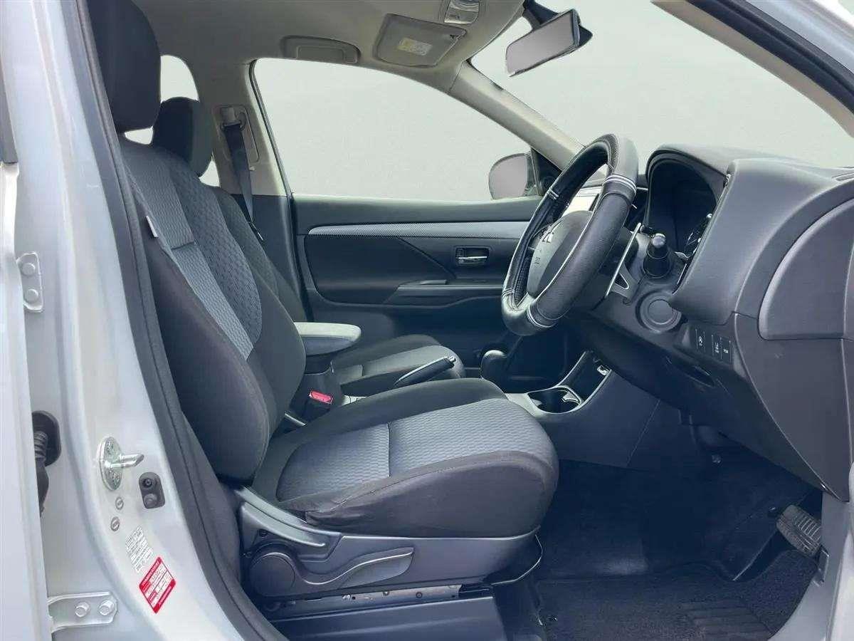 2012 Mitsubishi Outlander thumbnail