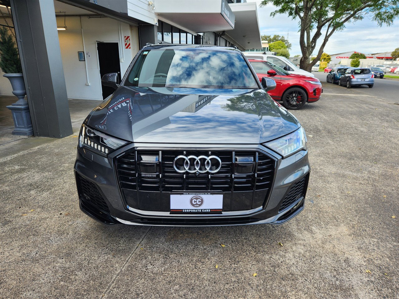 2020 Audi Q7 thumbnail