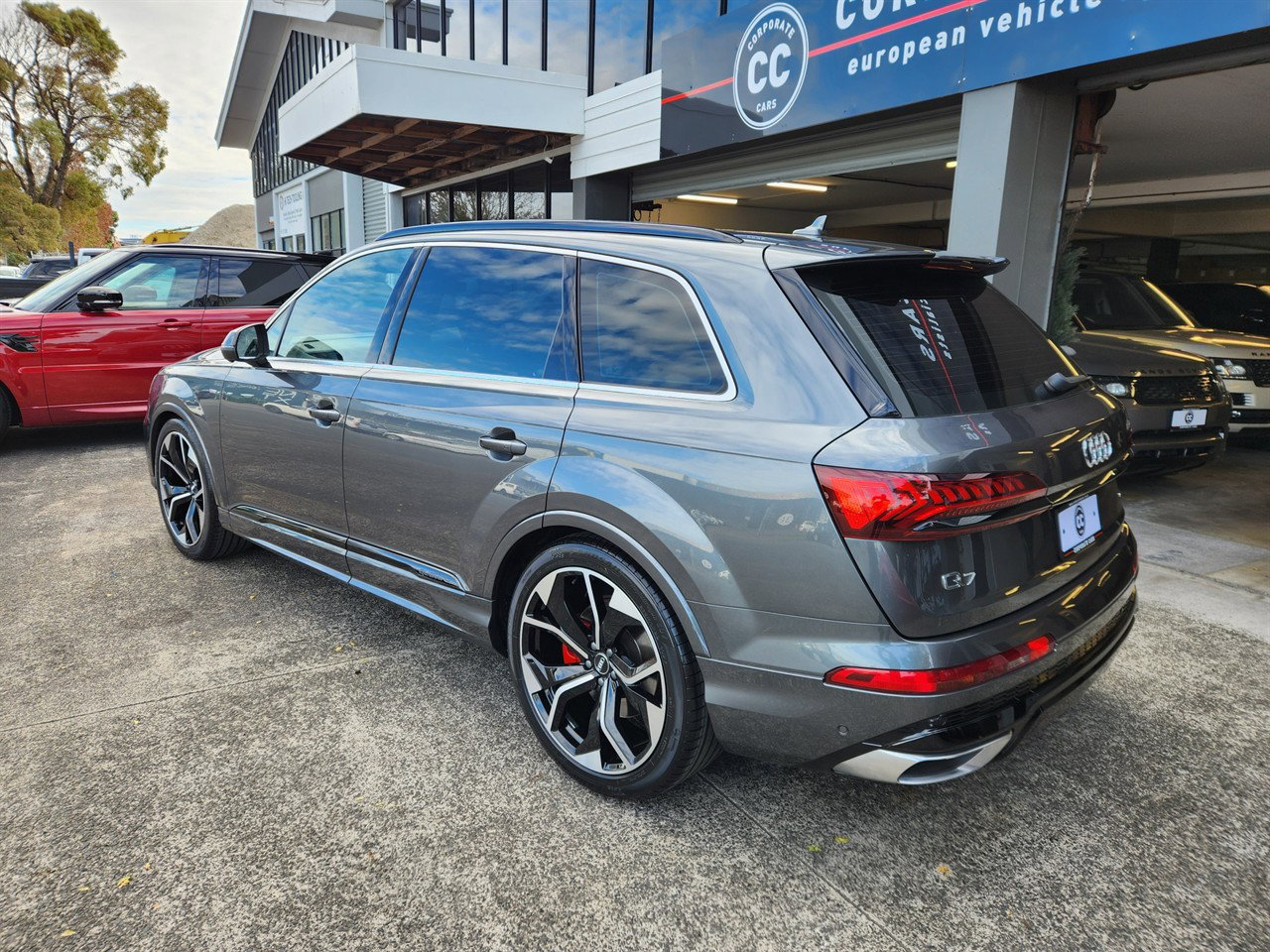 2020 Audi Q7 thumbnail