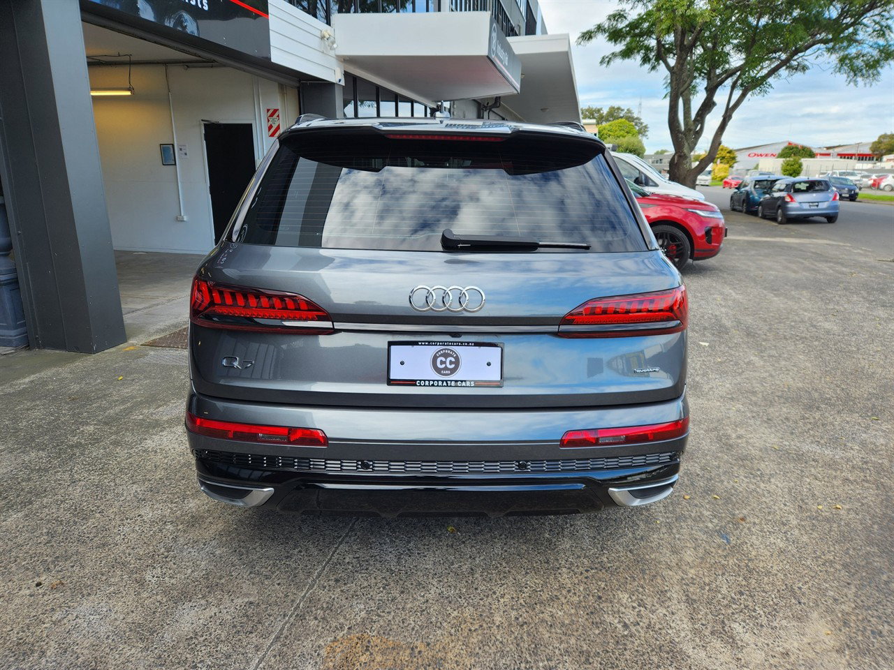 2020 Audi Q7 thumbnail