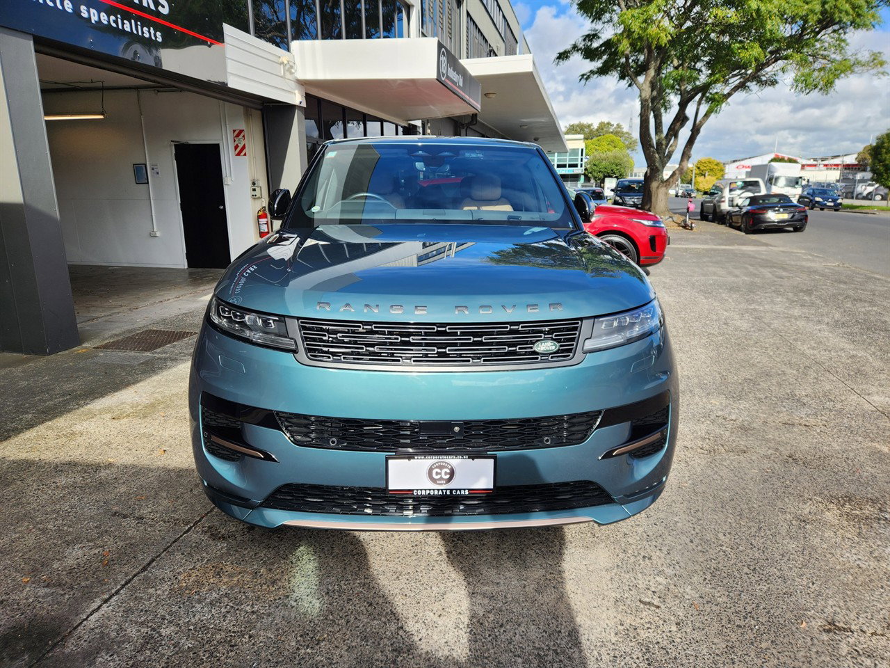 2024 Land Rover Range Rover Sport thumbnail