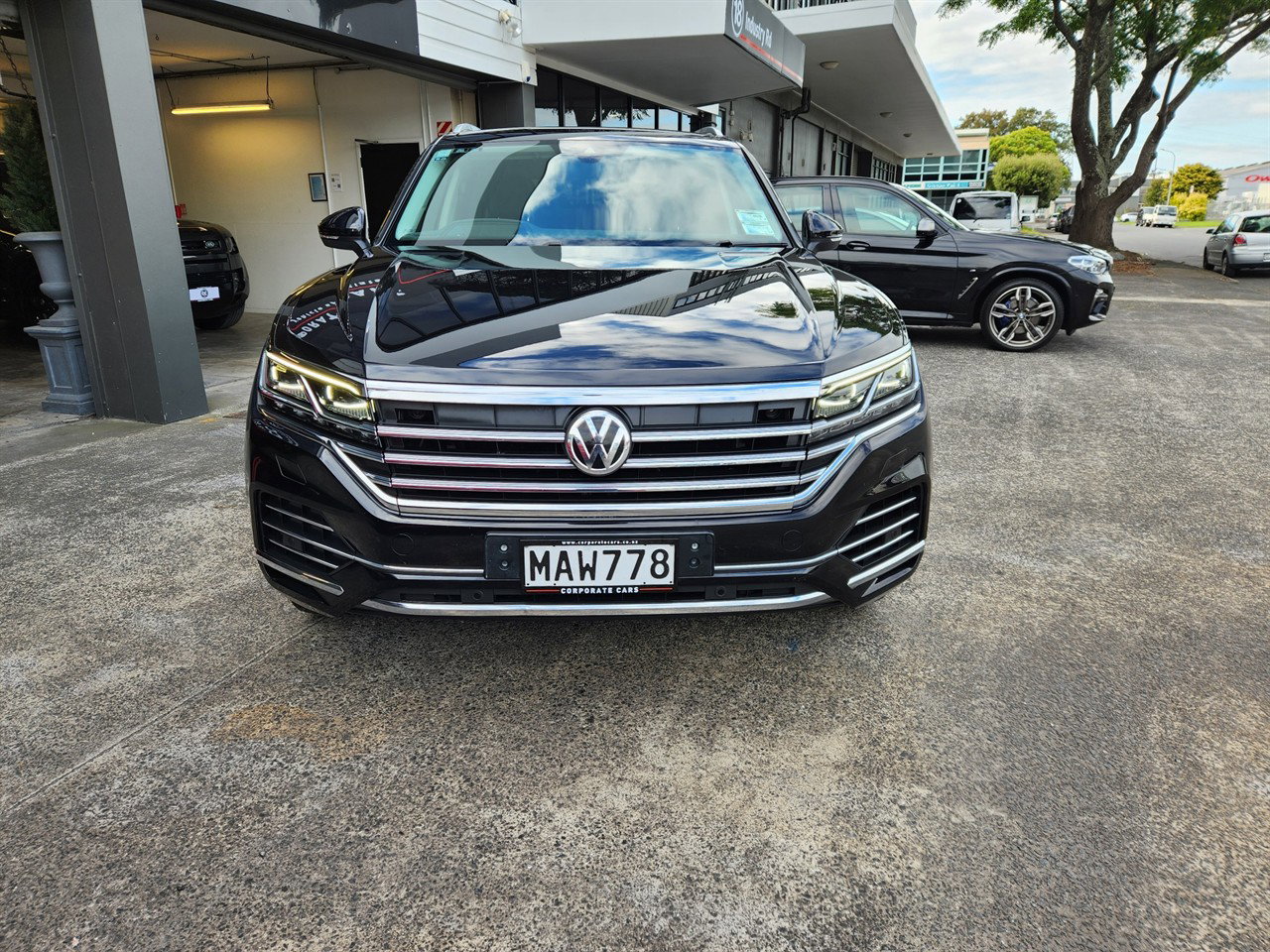 2019 Volkswagen Touareg thumbnail