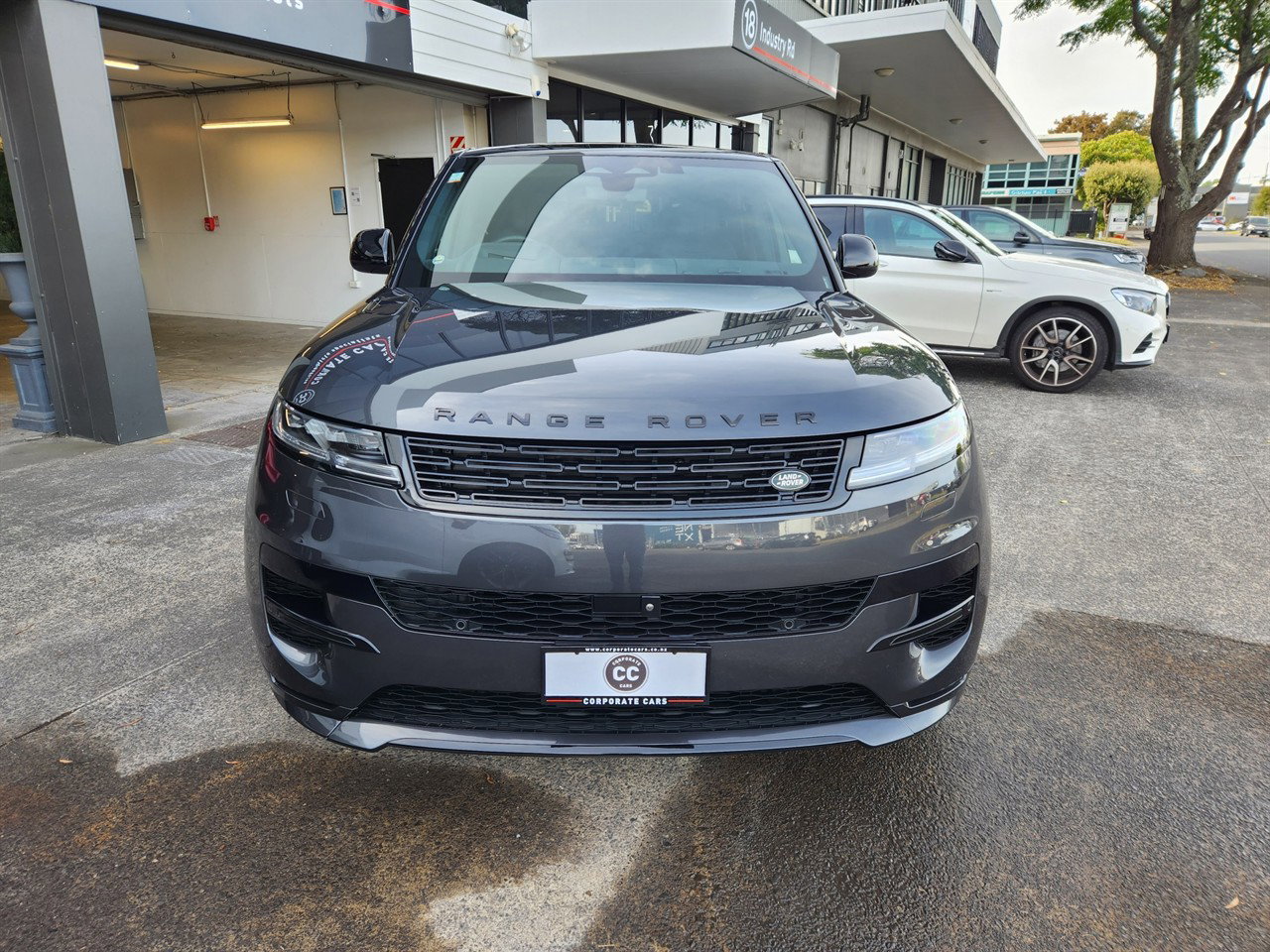 2023 Land Rover Range Rover Sport thumbnail