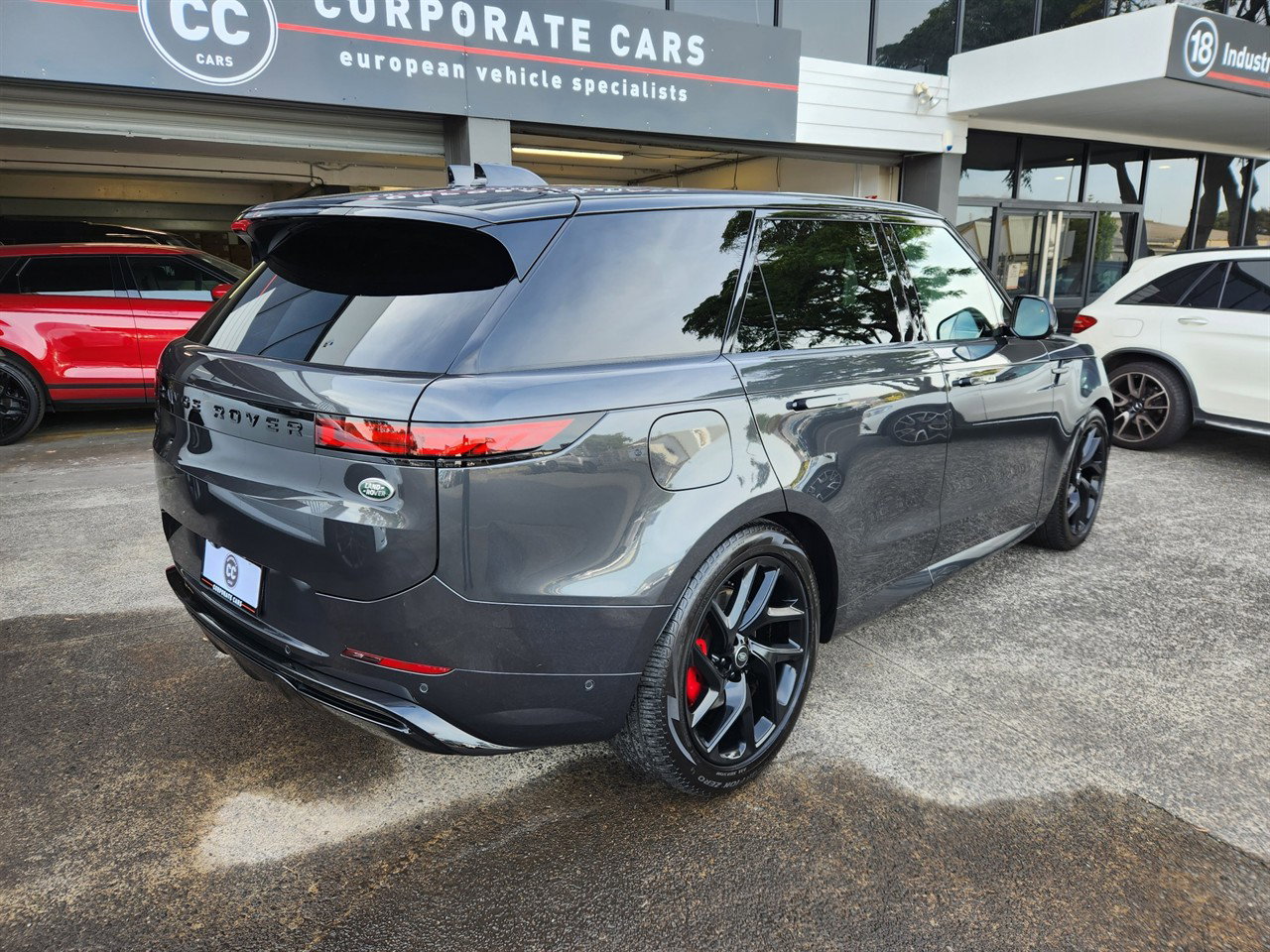 2023 Land Rover Range Rover Sport thumbnail