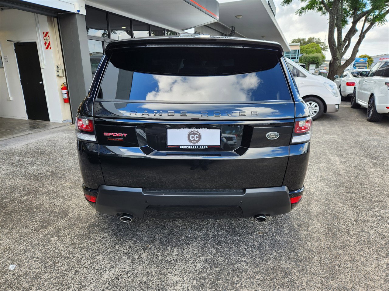 2016 Land Rover Range Rover Sport thumbnail
