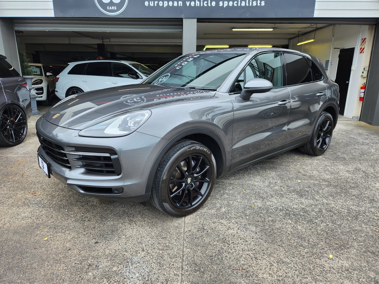 2020 Porsche Cayenne thumbnail
